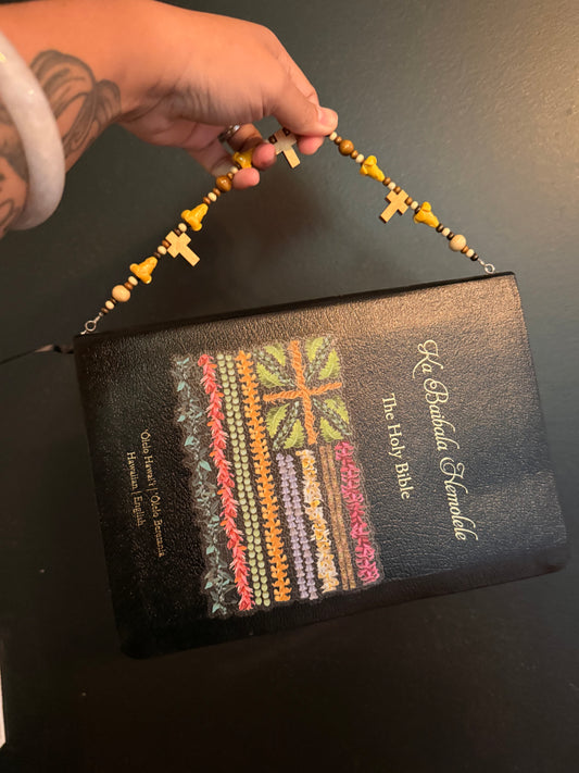Bible Book Lei (By Nāpua)